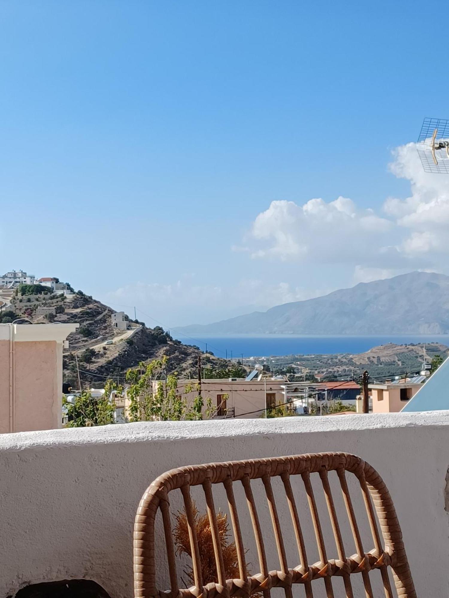 Sonia'S Luxury Apartment With Jacuzzi Kamilari Exterior foto