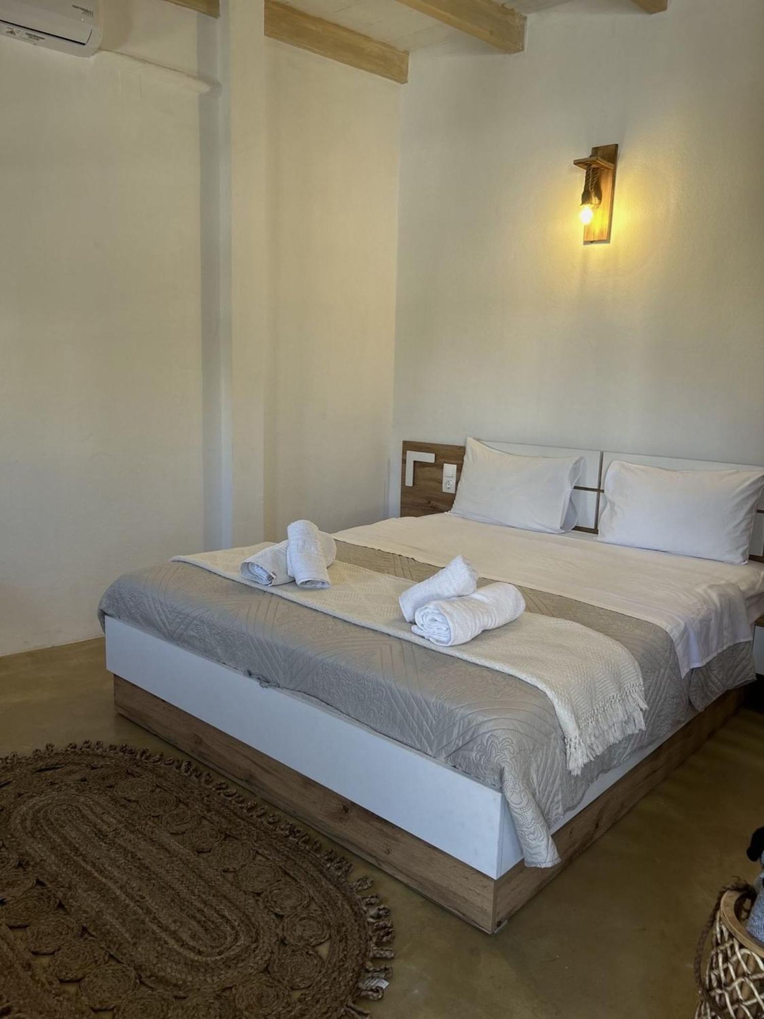 Sonia'S Luxury Apartment With Jacuzzi Kamilari Exterior foto